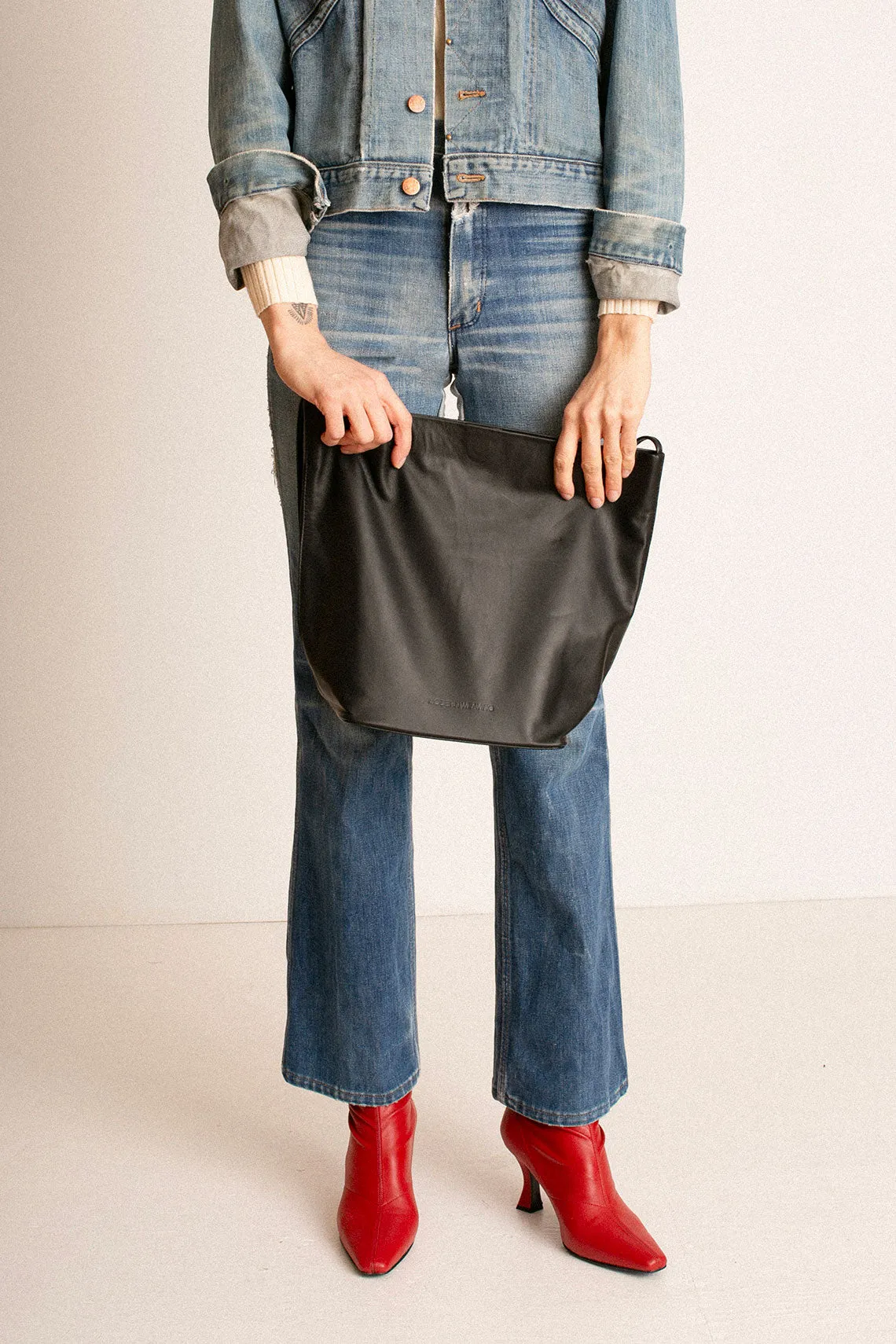 Black Single Strap Crossbody