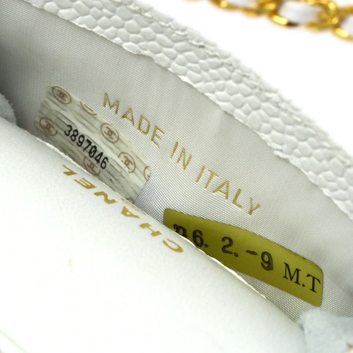 CHANEL 1996 White Caviar Timeless Chain Pochette 40715
