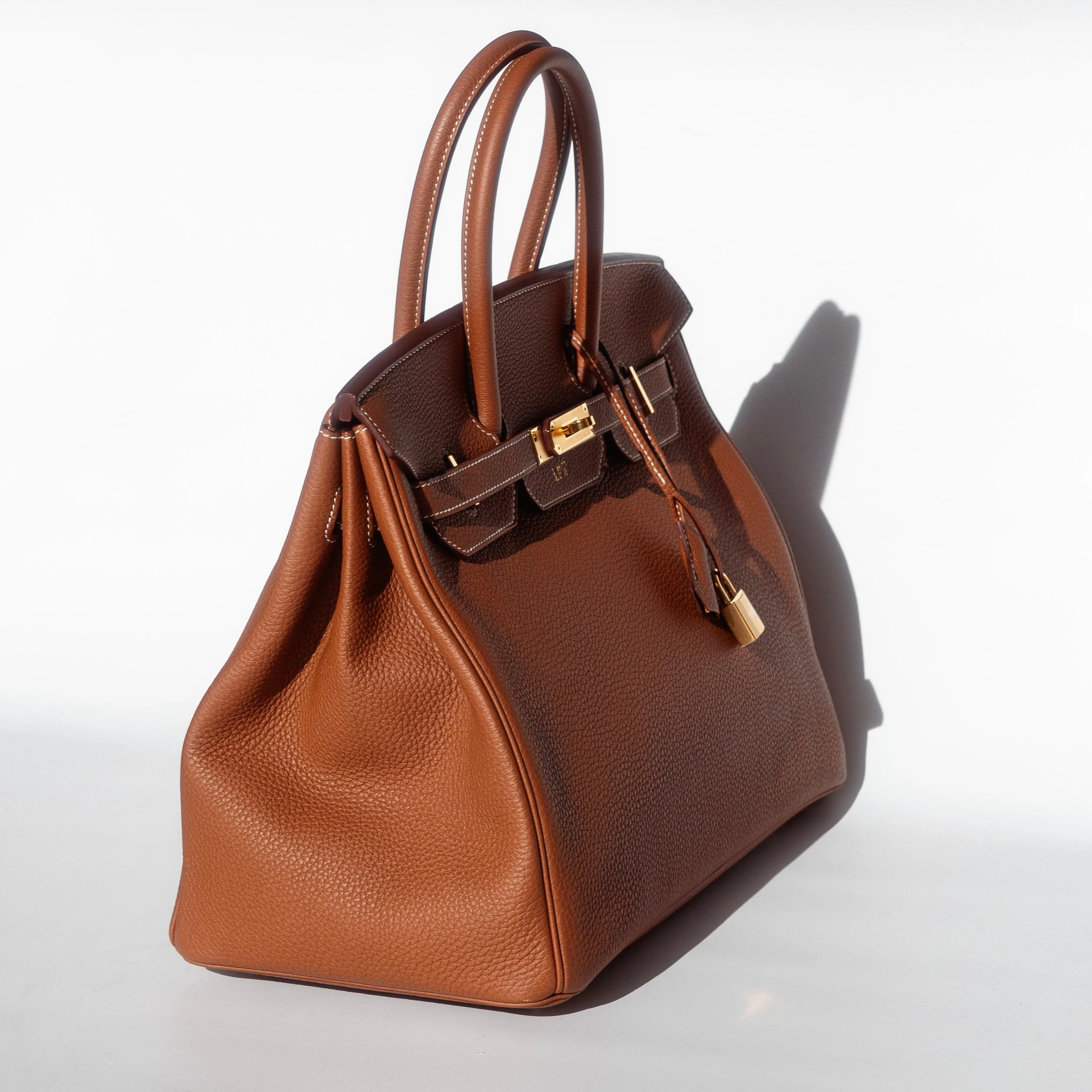 HERMÈS - BIRKIN 35 TOGO LEATHER HANDBAG IN GOLD WITH GOLD HARDWARE