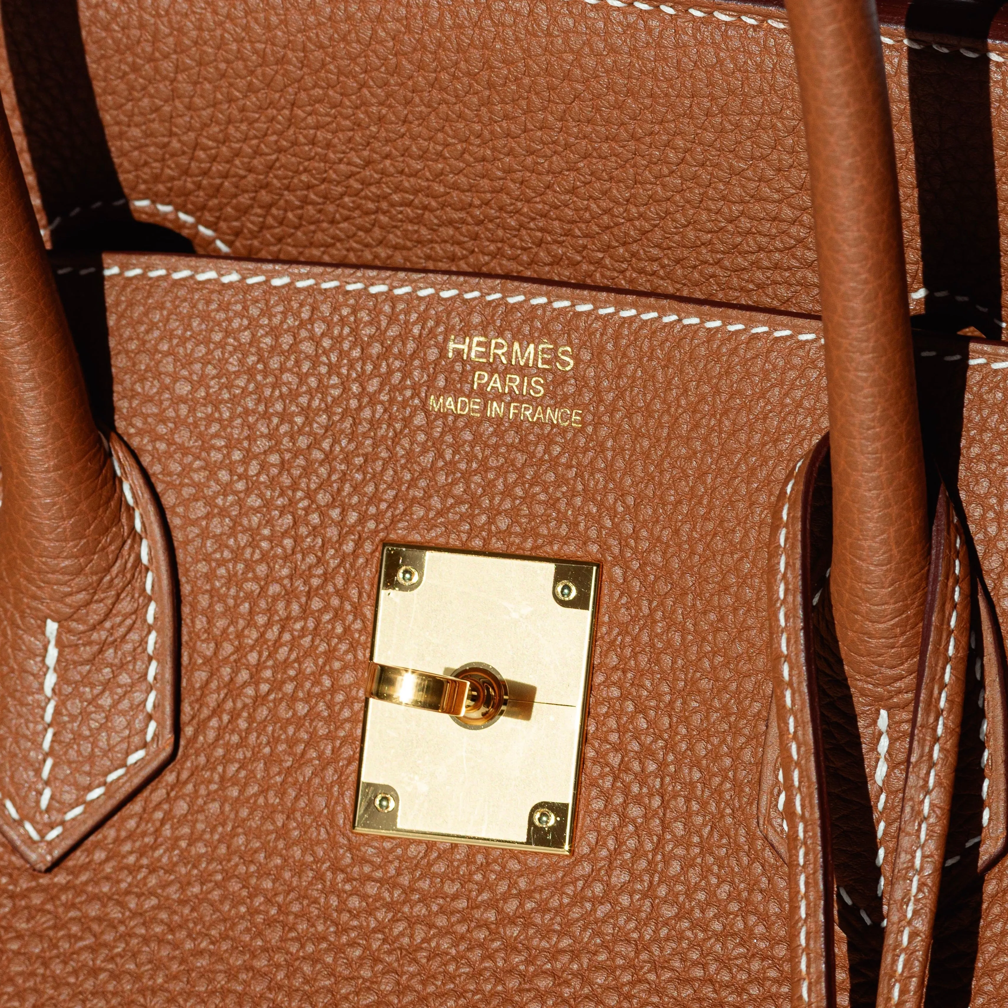 HERMÈS - BIRKIN 35 TOGO LEATHER HANDBAG IN GOLD WITH GOLD HARDWARE
