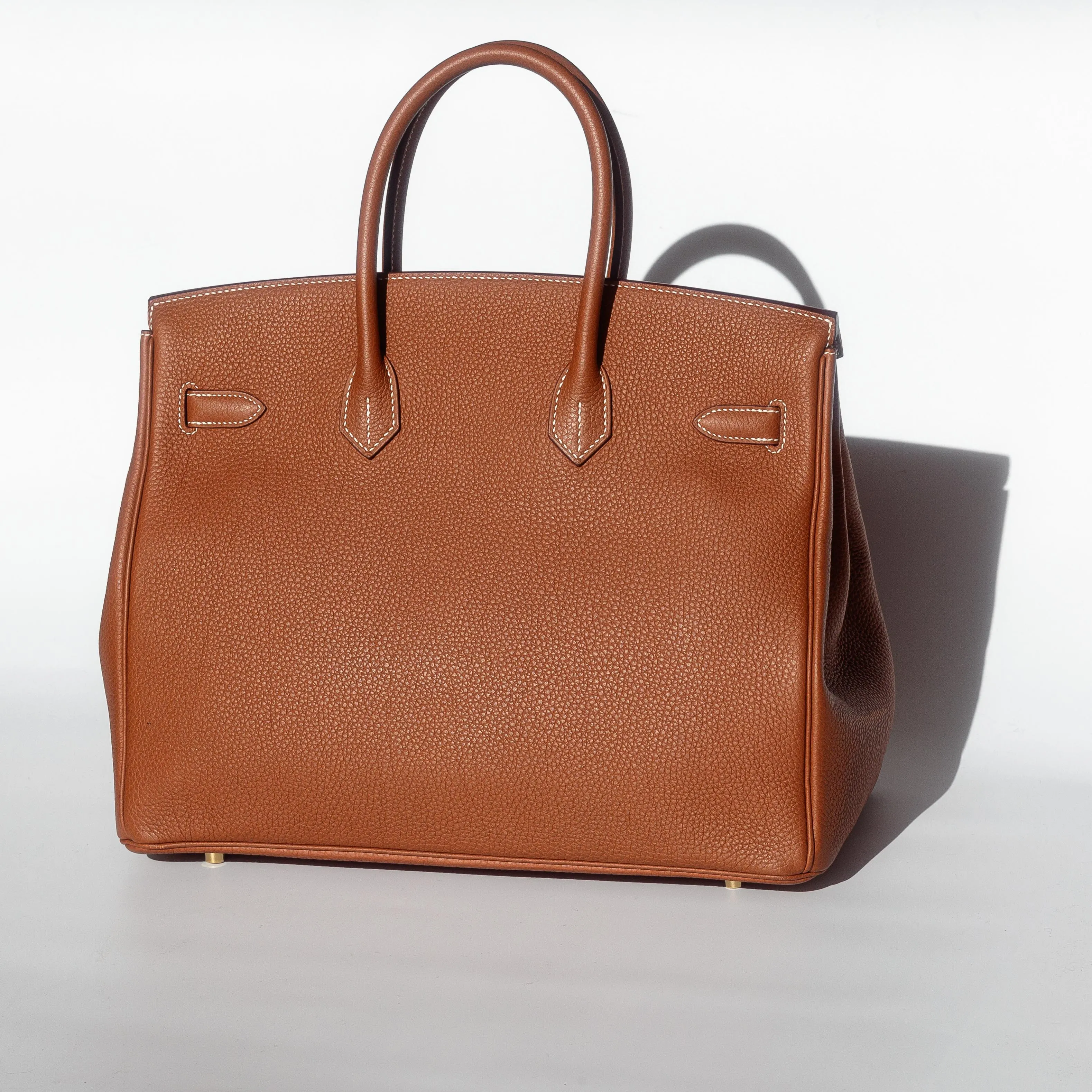 HERMÈS - BIRKIN 35 TOGO LEATHER HANDBAG IN GOLD WITH GOLD HARDWARE