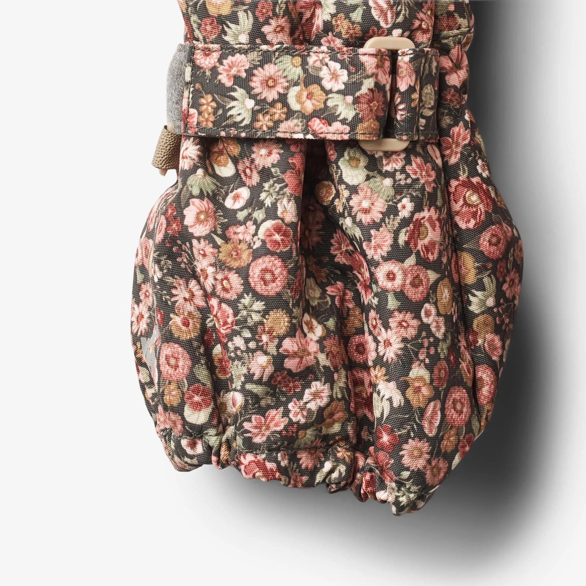 Mittens Tech - raven wild flowers