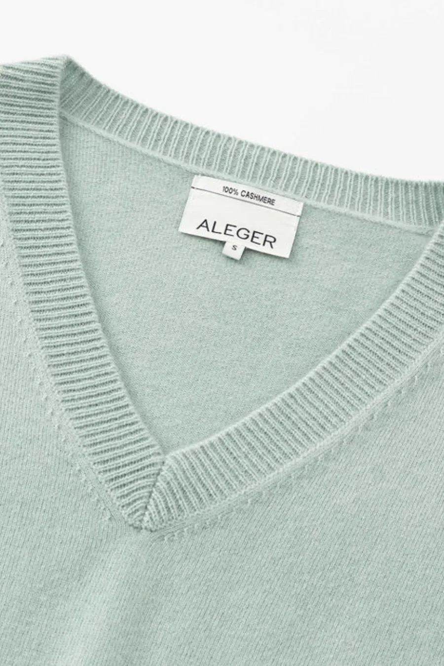 N.21 100% Cashmere Oversized High Low V Neck Light Moss