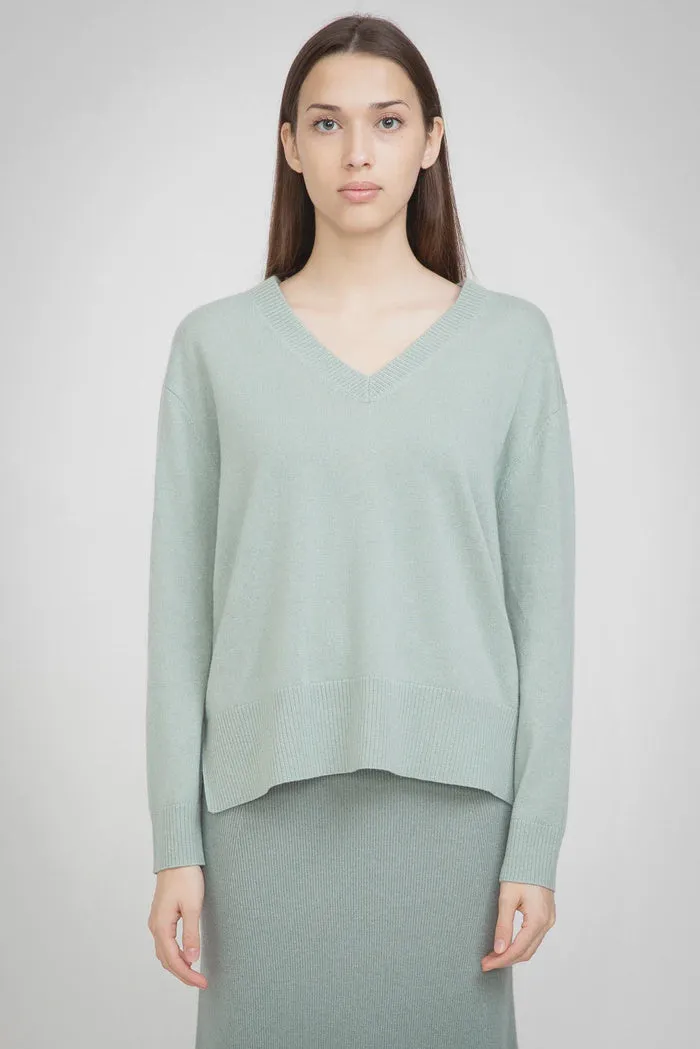 N.21 100% Cashmere Oversized High Low V Neck Light Moss