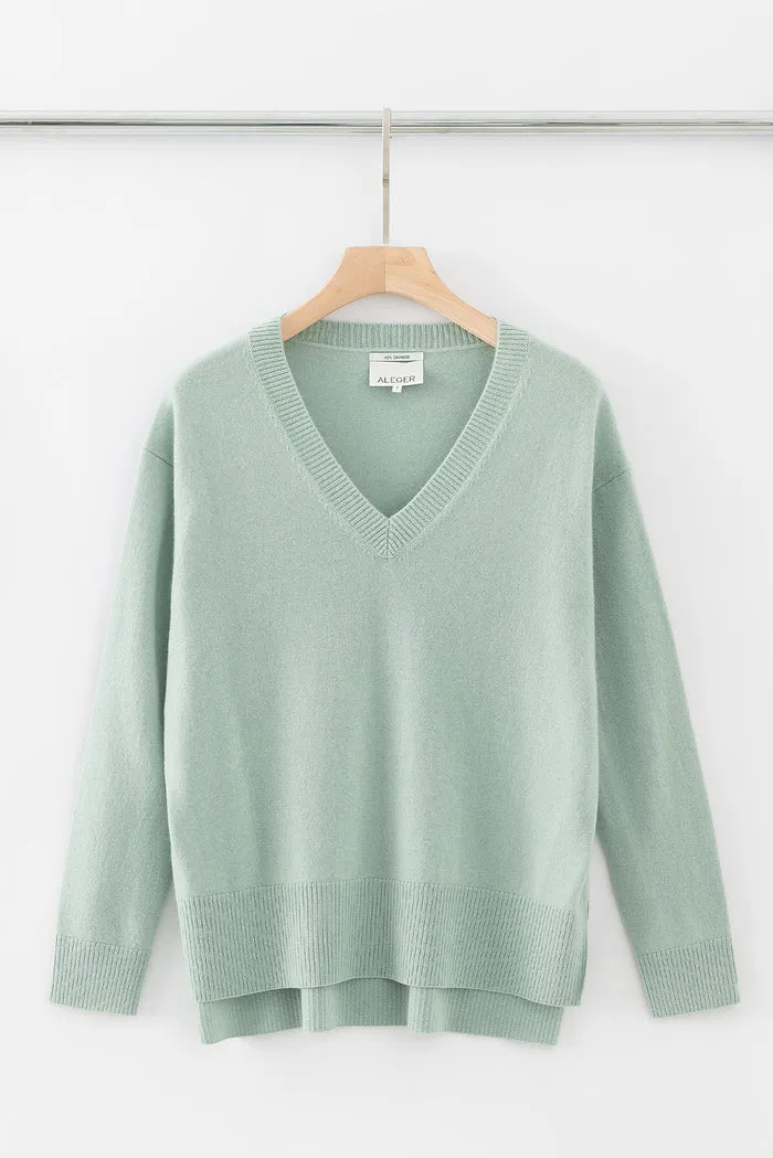 N.21 100% Cashmere Oversized High Low V Neck Light Moss