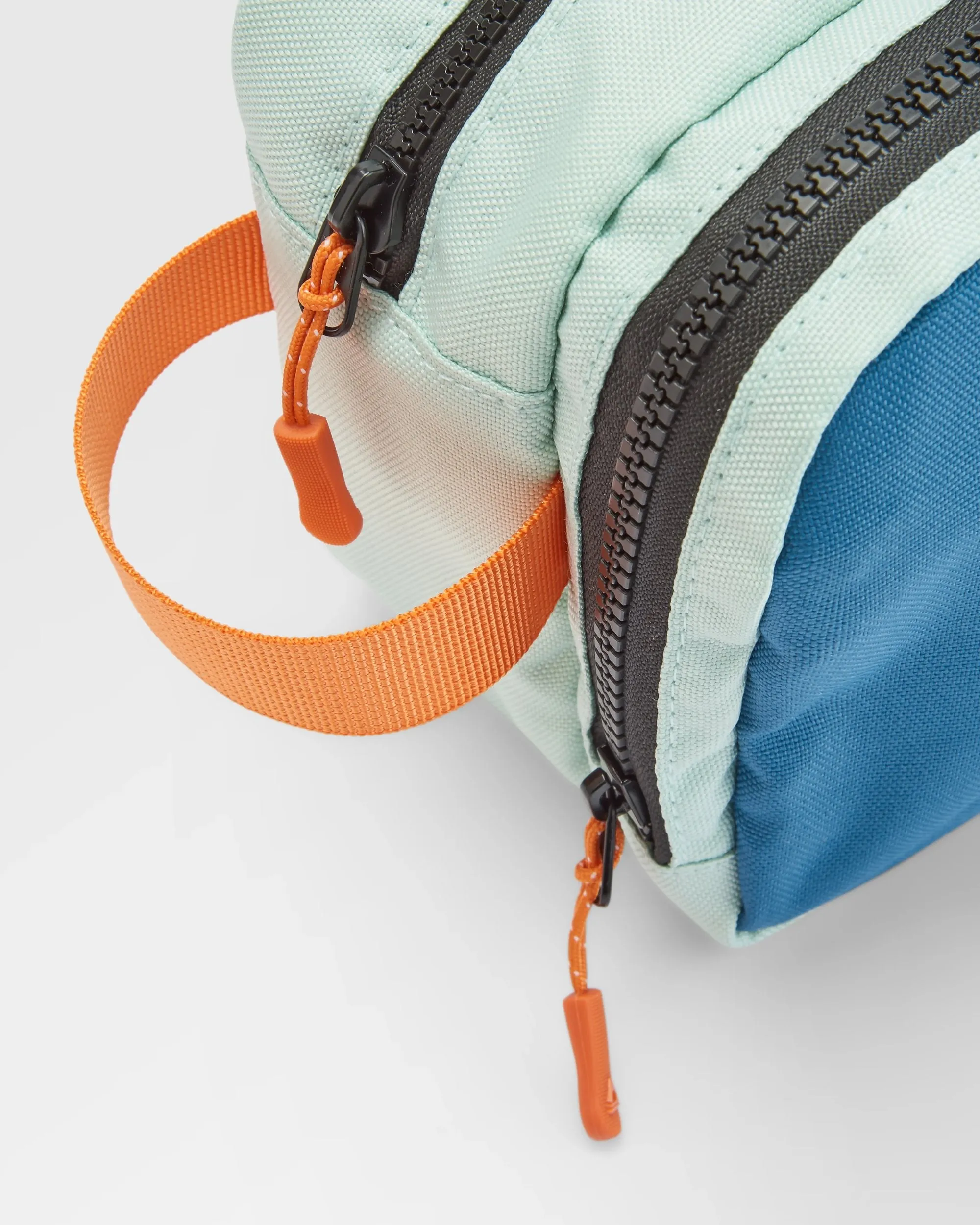 Travel Recycled Wash Kit - Rich Navy/Surf Spray/Moonlight Blue