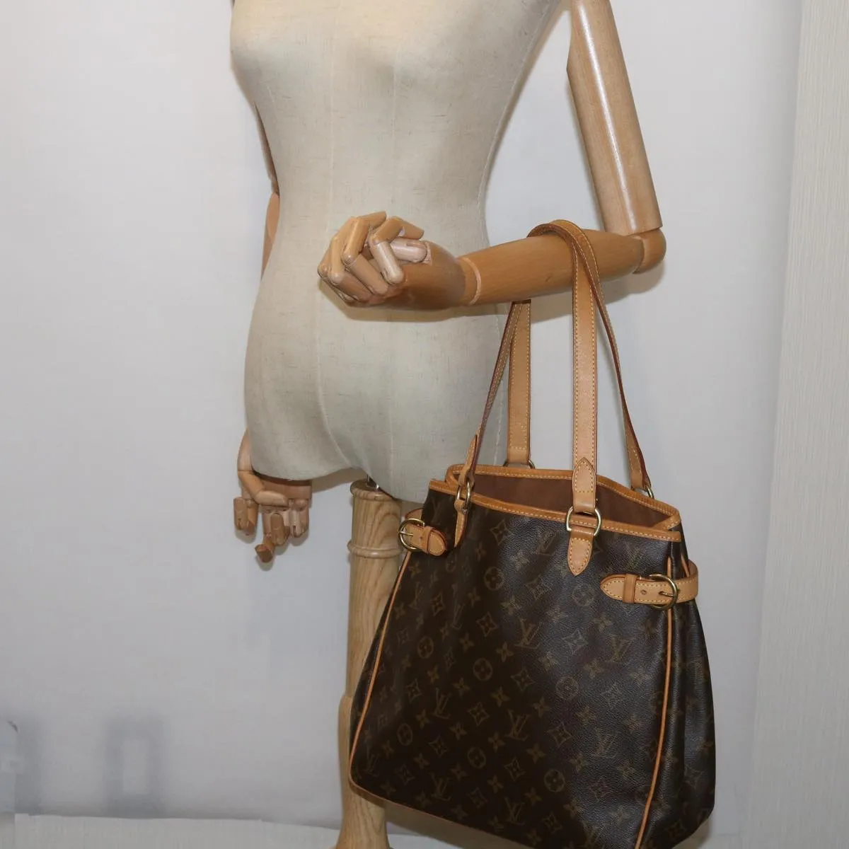 Trendy Inspired Louis Vuitton Batignolles Vertical Tote
