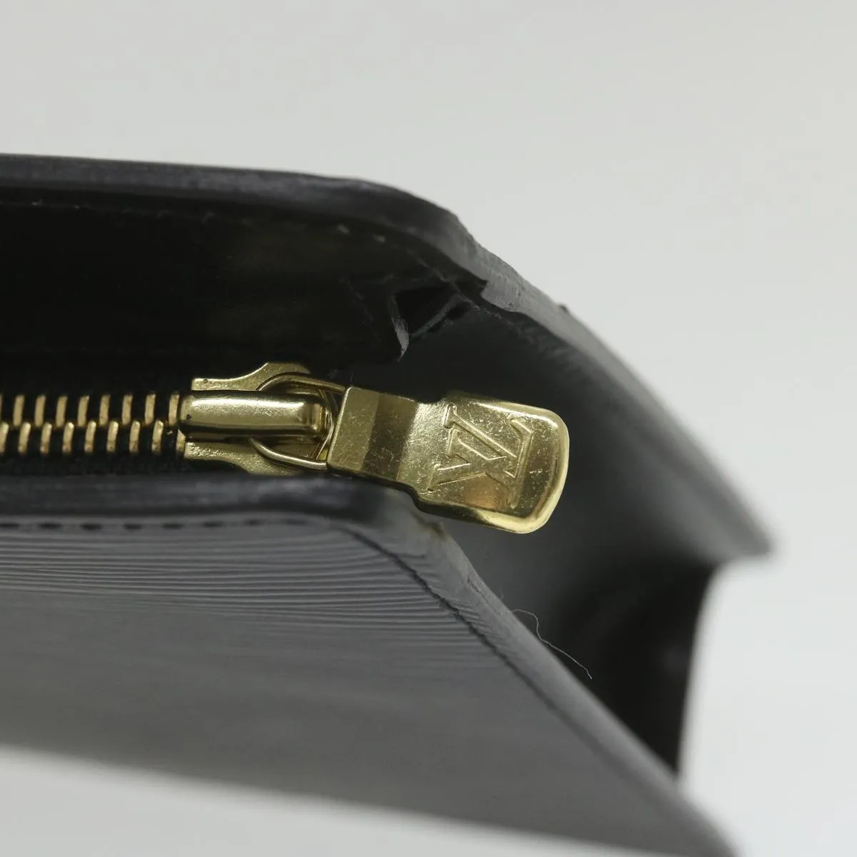 Trendy Inspired Louis Vuitton Epi Pochette Homme Clutch Bag Black M52522 Lv Auth Ki3764