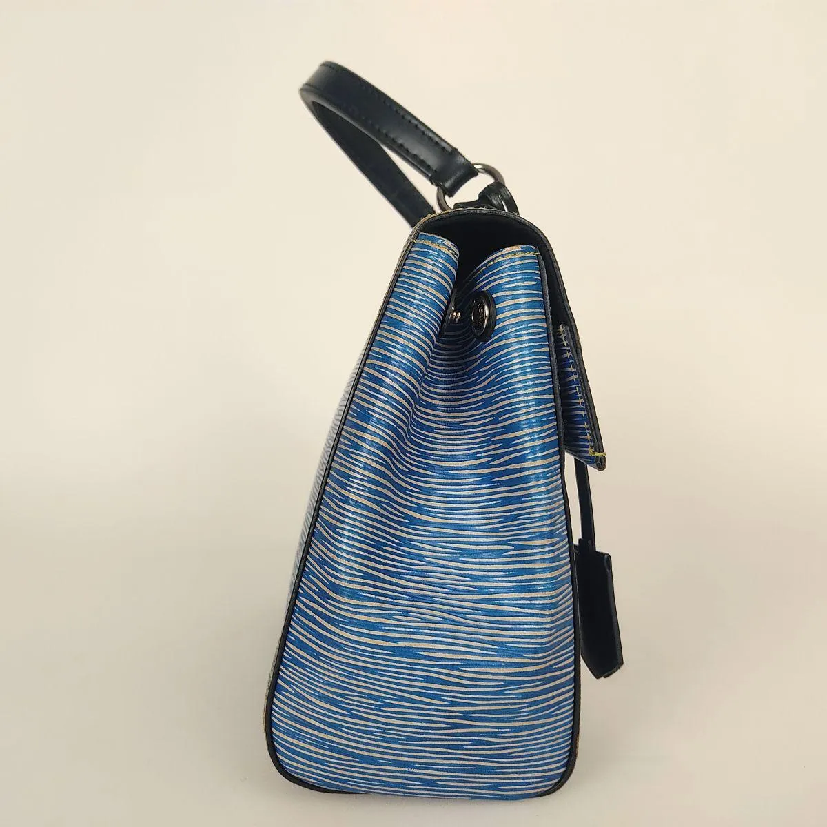 Trendy Inspired Louis Vuitton Louis Vuitton Louis Vuitton Cluny Bag In Light Blue Epi Leather