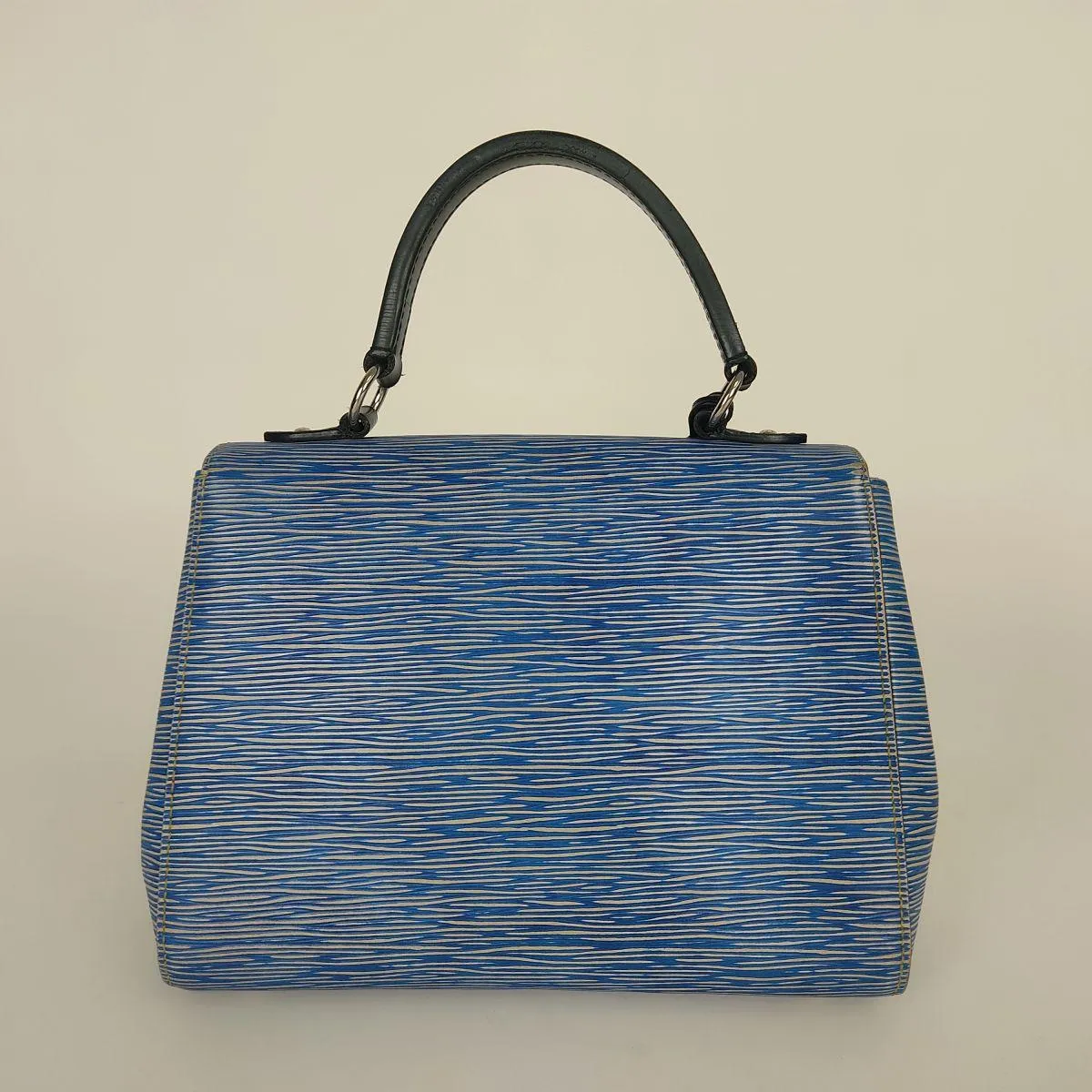 Trendy Inspired Louis Vuitton Louis Vuitton Louis Vuitton Cluny Bag In Light Blue Epi Leather