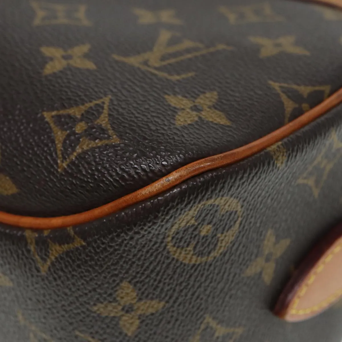 Trendy Inspired Louis Vuitton Monogram Blois Shoulder Bag M51221 Lv Auth 88694