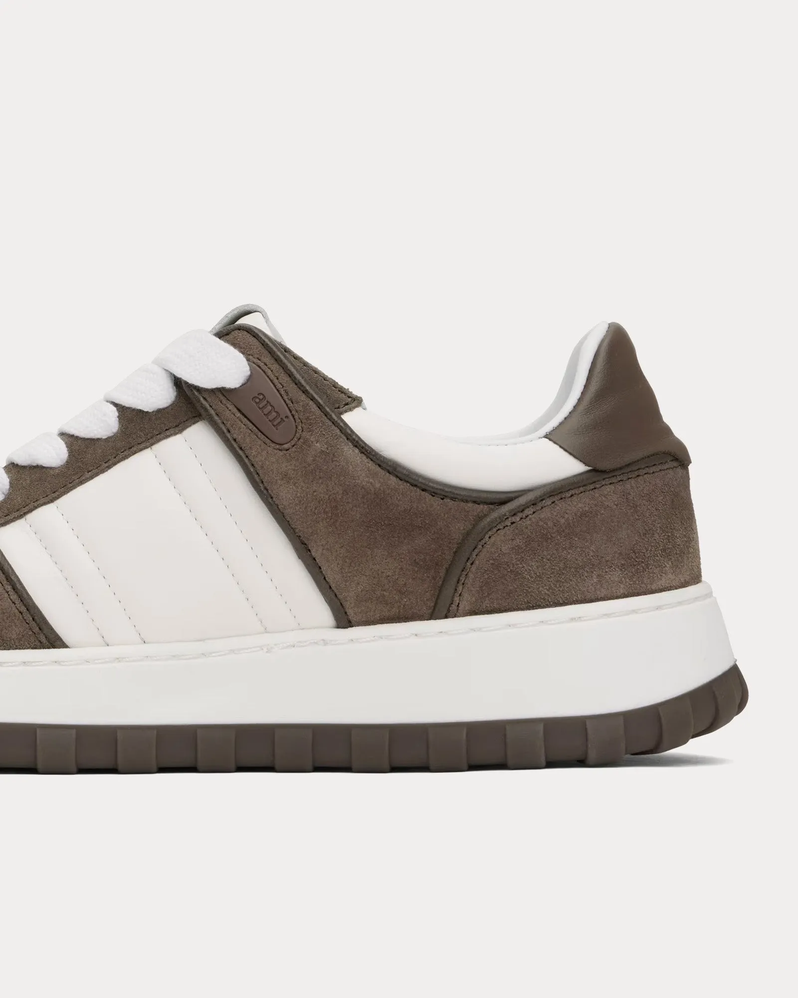 Walk Leather White / Smoke Grey Low Top Sneakers